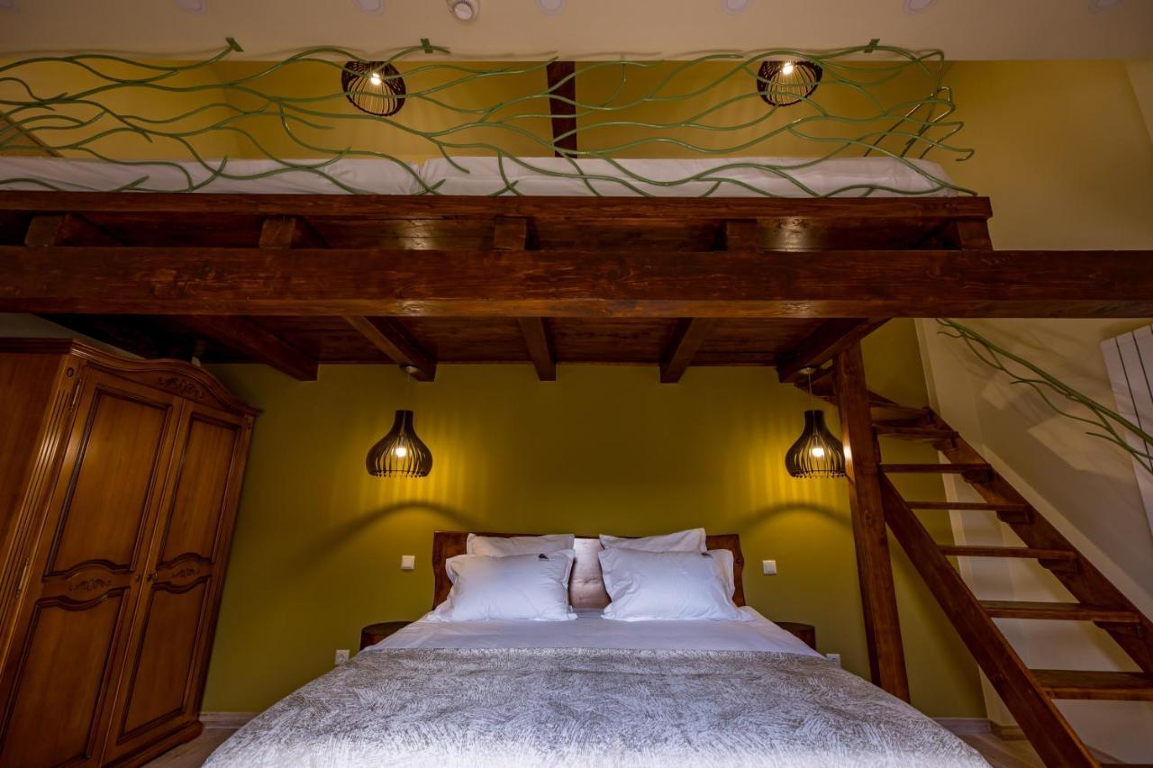 Casa Iustin Hotel Moroeni Ngoại thất bức ảnh